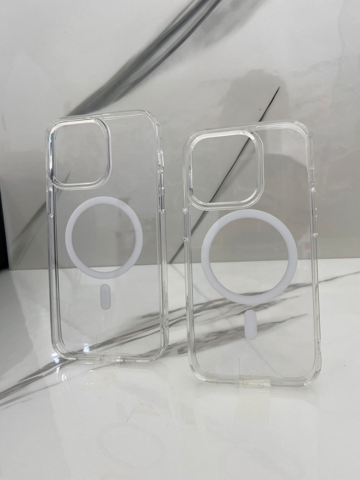 funda transparente con magsafe blanco